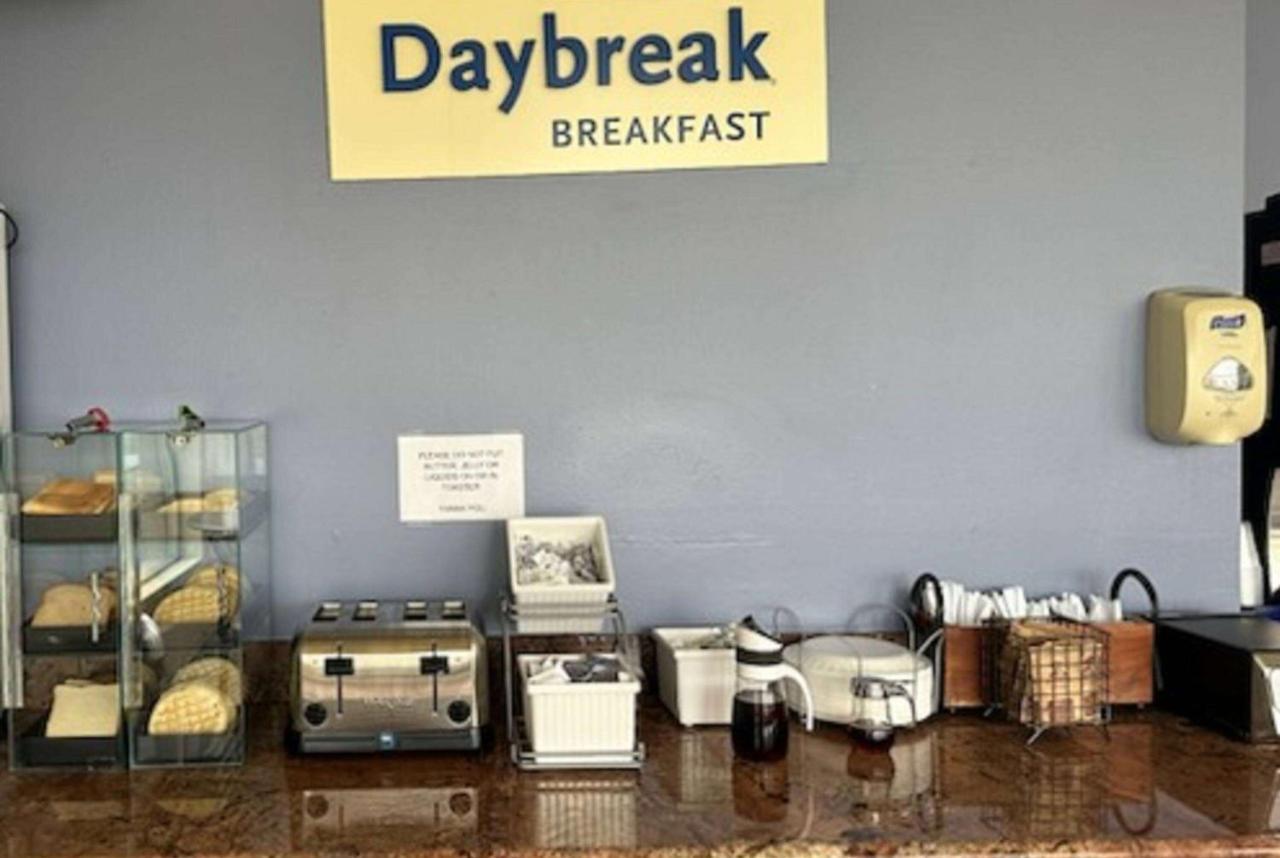 Days Inn By Wyndham San Diego-East/El Cajon Eksteriør bilde